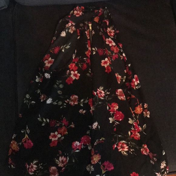 Clothes - Picture 3 of 3